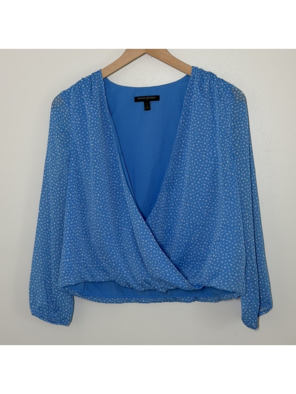 Banana Republic Petite Blue Printed Surplice Blouse Long Sleeve Size Small